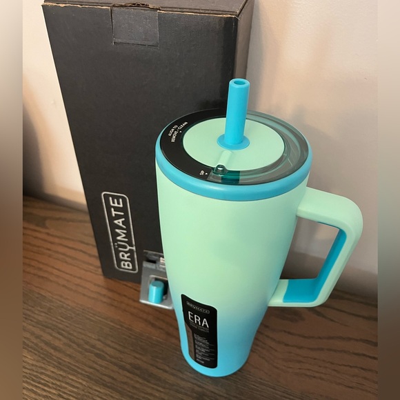 NEW Brumate Seaglass 40oz Era Tumbler w/ 1 straw cover - Picture 2 of 3